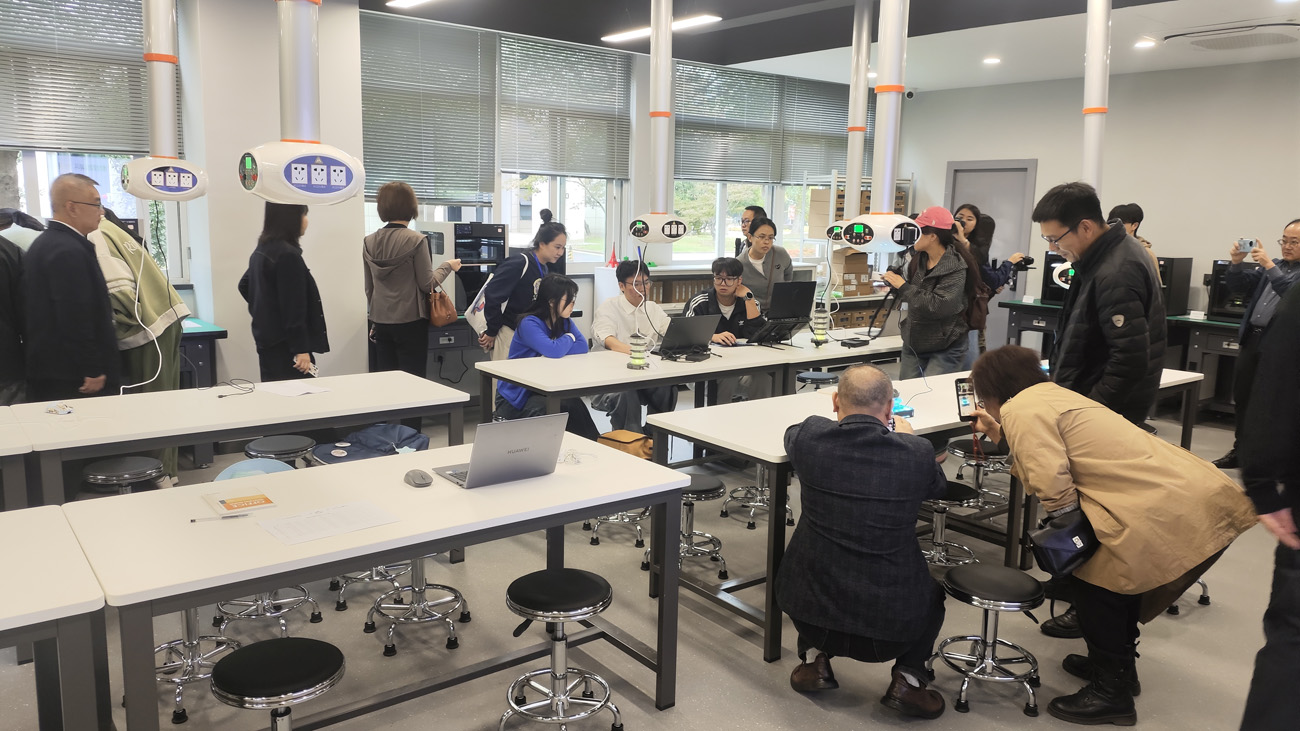 浙江工業(yè)大學之江學院創(chuàng)新教學實驗室